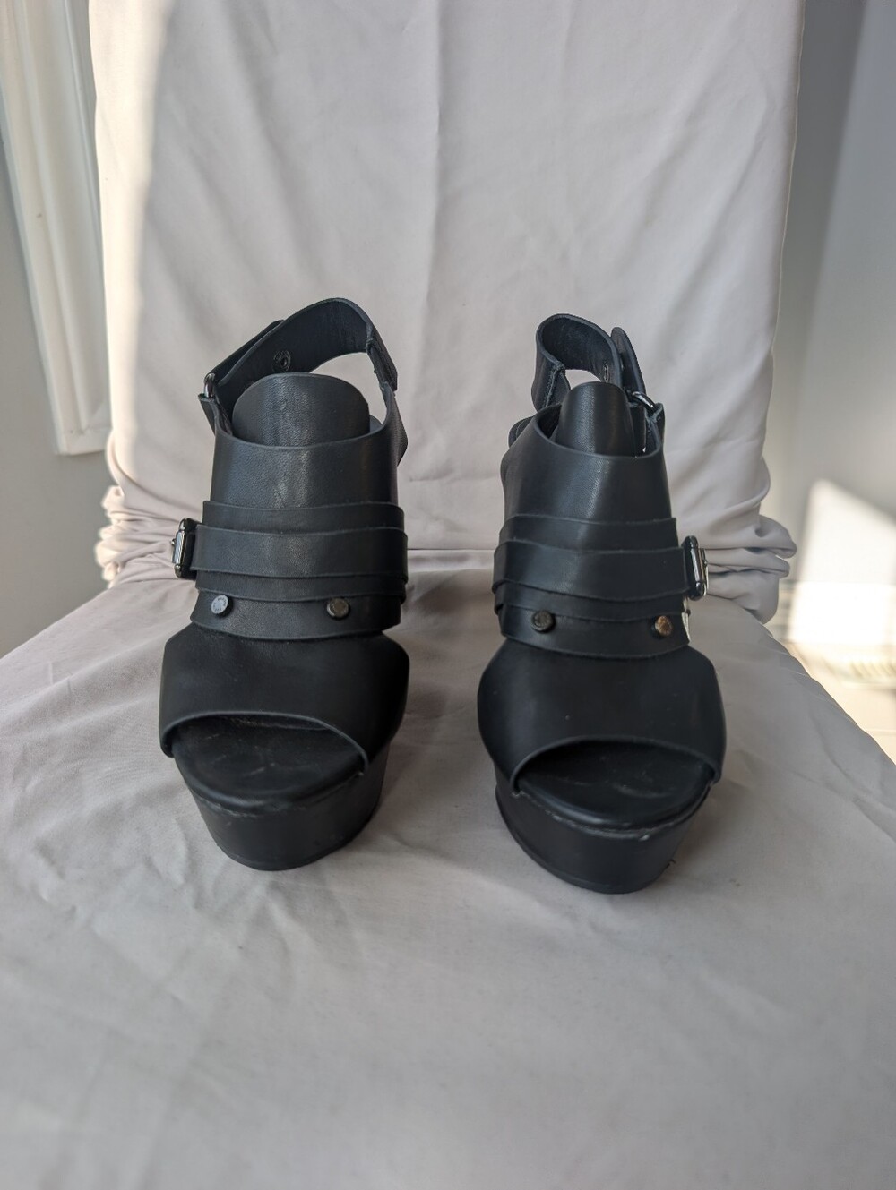 RUDSAK Black Leather Platform Wedge Sandals with Decorative Studs - Picture 3 of 7